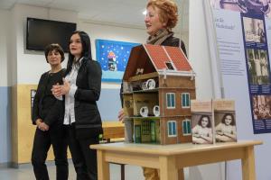 Zgodba za sedanjost Ane Frank 2